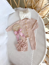 Load image into Gallery viewer, Arch Scallop Name Plaque - Bow