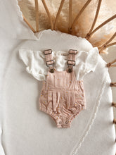 Load image into Gallery viewer, Vanilla Muslin Tee - Flutter Sleeve