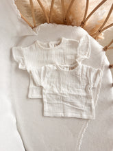 Load image into Gallery viewer, Vanilla Muslin Tee - Flutter Sleeve