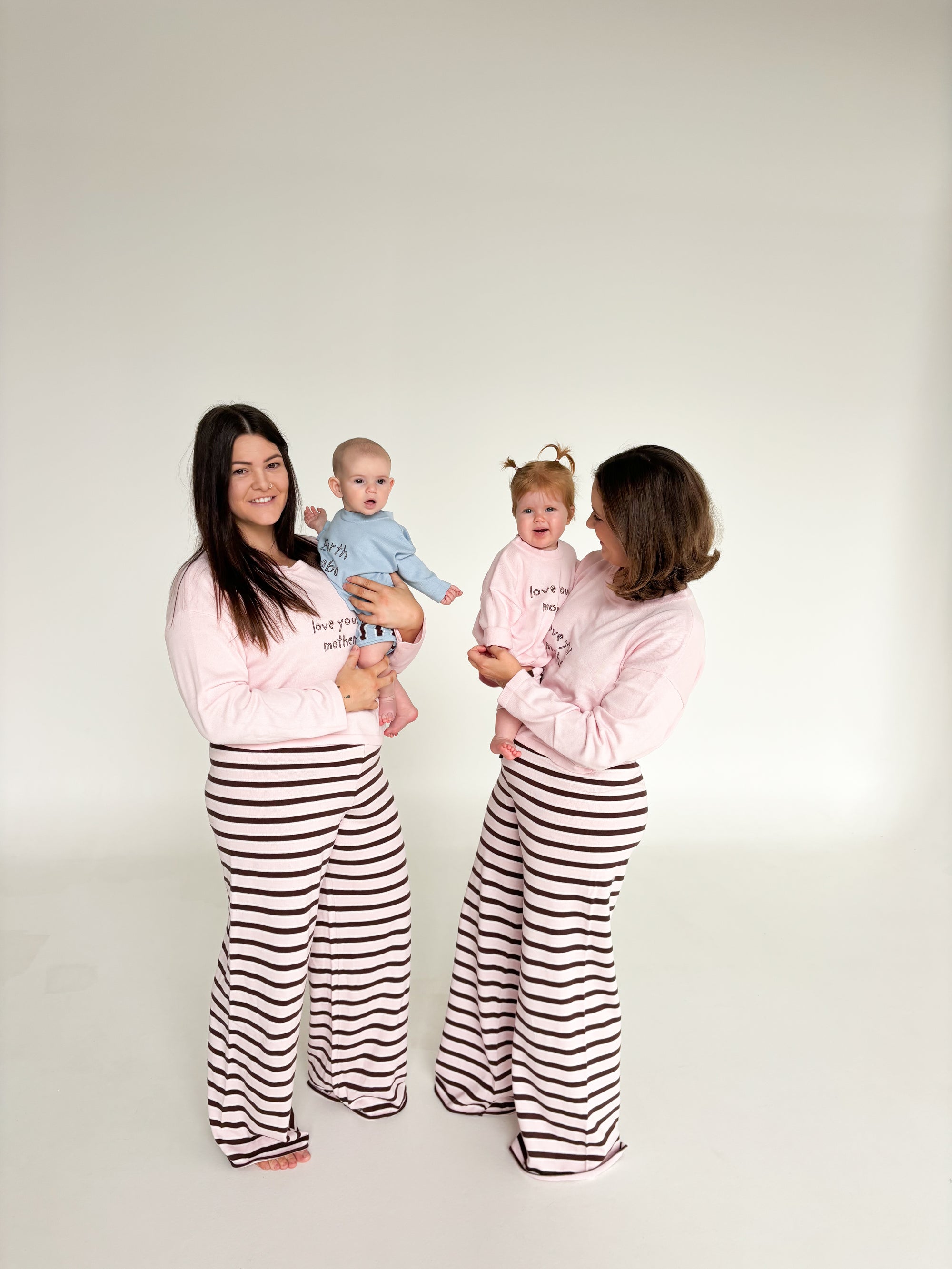 Kids 'Love your mother' Lounge Sweater - Mocha Blush