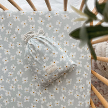 Load image into Gallery viewer, Cot Sheet - Daisy Dreams