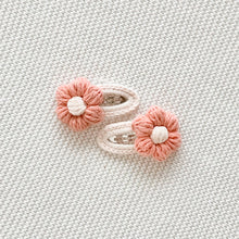 Load image into Gallery viewer, Daisy Crochet Hair Clip - Set of 2
