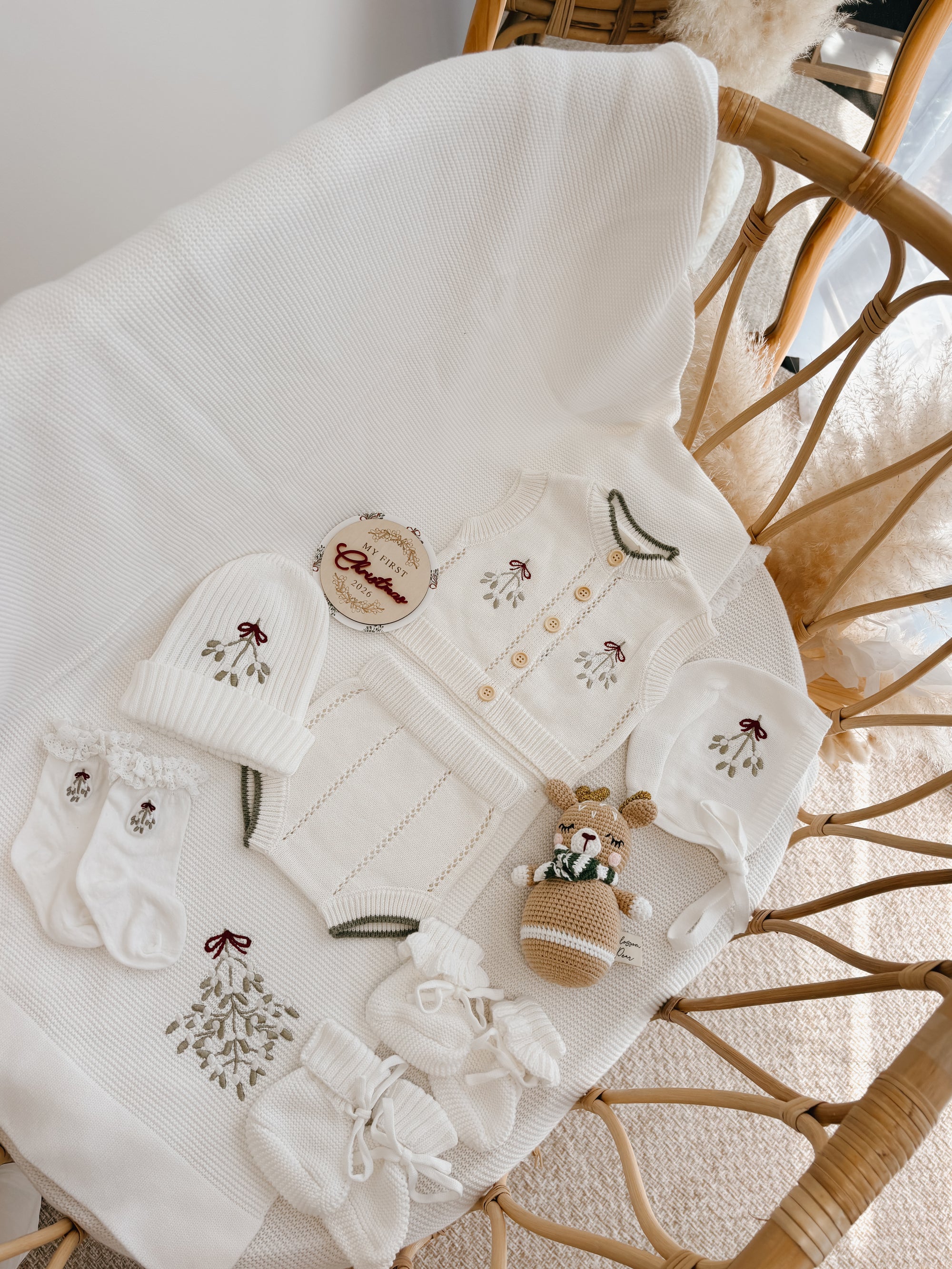 Mistletoe Muse Knit Vest Set