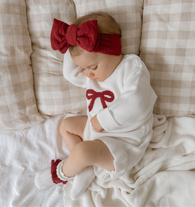 Red Bow Long Sleeve Frill Leg Romper, Crochet Topknot & Frill Booties Bundle