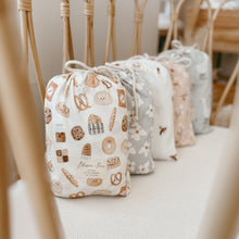 Load image into Gallery viewer, Cot Sheet - Daisy Dreams