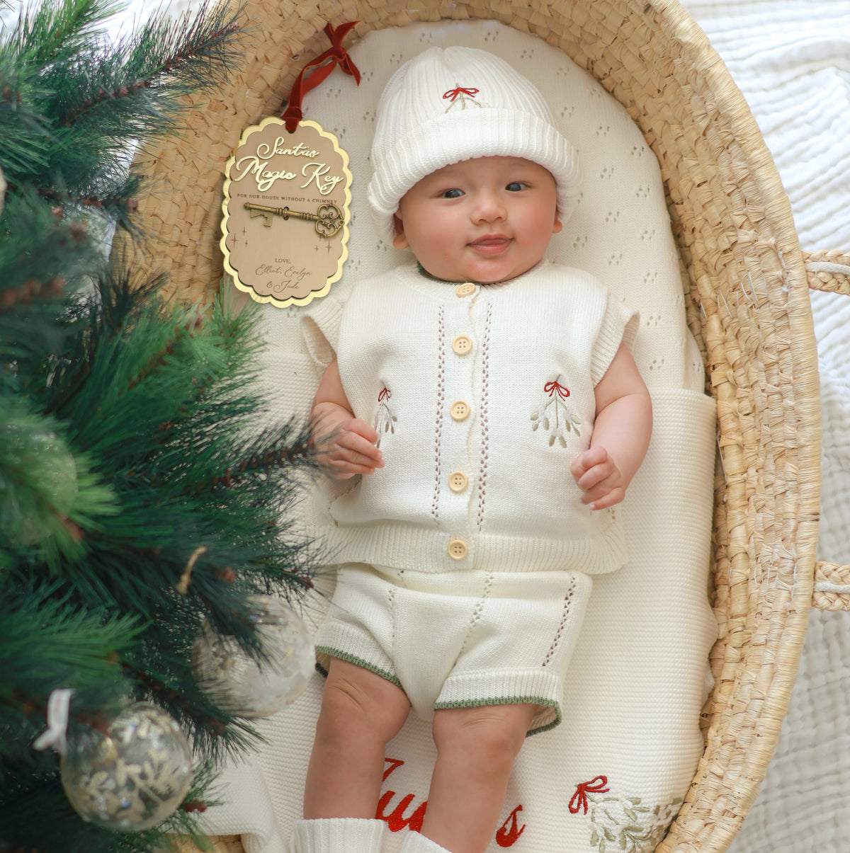 Santa's Magic Key - Personalised (Oval Scallop)
