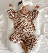 Load image into Gallery viewer, Leopard Knit 2 Piece Set - Long Sleeve