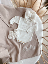 Load image into Gallery viewer, Heirloom Scallop Knit Blanket