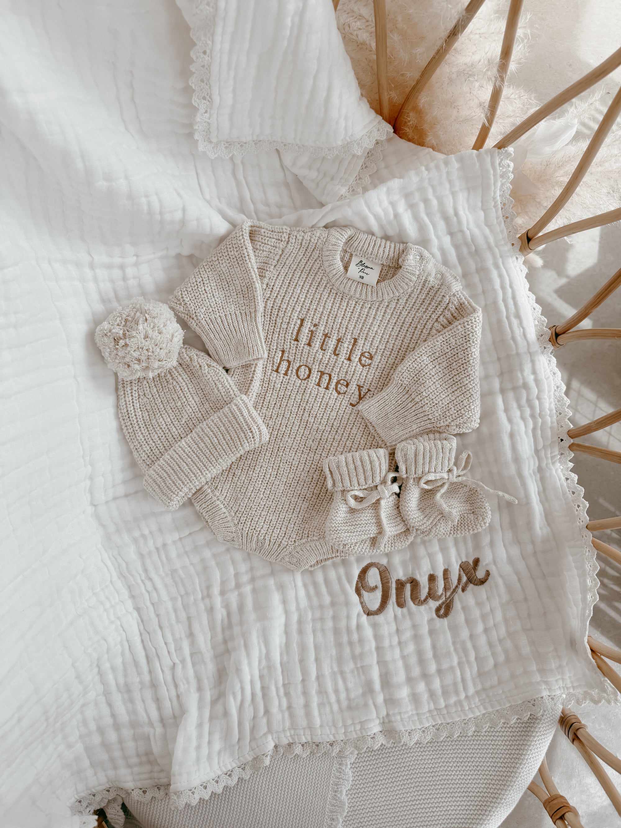 Heritage Muslin Blanket - Milk with Lace Trim