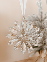 Load image into Gallery viewer, Glass Snowflake Christmas Tree Ornament