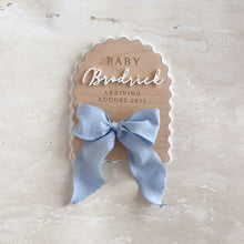 Load image into Gallery viewer, &#39;Baby Arriving&#39; Arch Scallop Plaque - Bow