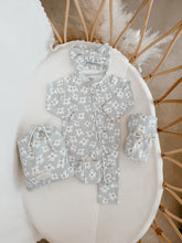 Load image into Gallery viewer, Cot Sheet - Daisy Dreams