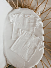 Load image into Gallery viewer, White Linen Tee - Cuff Sleeve