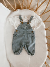 Load image into Gallery viewer, White Linen Tee - Cuff Sleeve