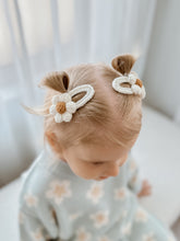 Load image into Gallery viewer, Daisy Crochet Hair Clip - Set of 2