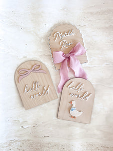 'Hello World' Bow Plaque