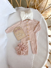 Load image into Gallery viewer, &#39;Hello World&#39; Bow Plaque