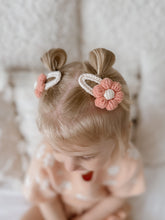 Load image into Gallery viewer, Daisy Crochet Hair Clip - Set of 2