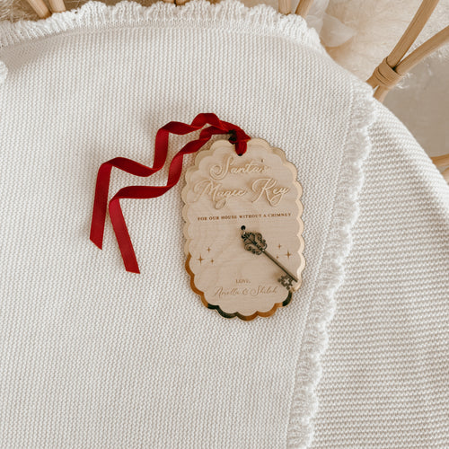 Santa's Magic Key - Personalised (Oval Scallop)