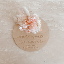 Load image into Gallery viewer, 15cm Personalised Dried Floral Plaque