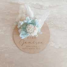 Load image into Gallery viewer, Dried Floral Pregnancy Announcement Plaque