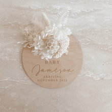 Load image into Gallery viewer, 15cm Personalised Dried Floral Plaque