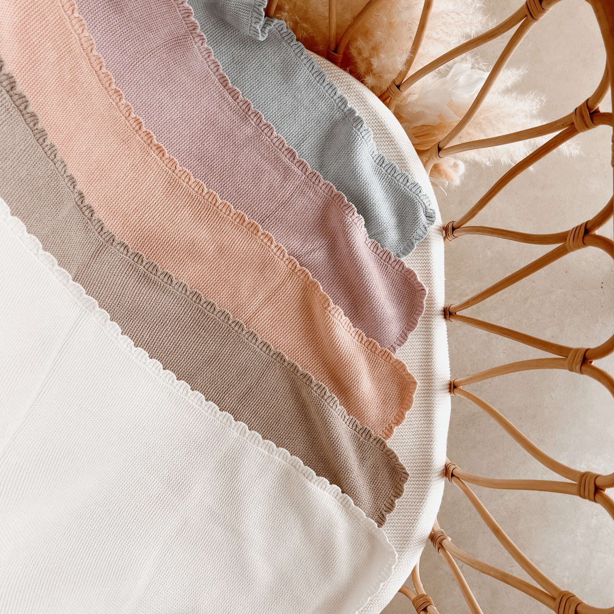 Heirloom Scallop Knit Blanket - Pink Lemonade