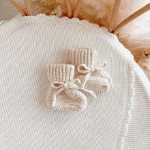 Load image into Gallery viewer, Chunky Knit Booties - Newborn-6M - Honey