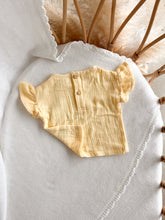 Load image into Gallery viewer, Lemon Muslin Tee - Flutter Sleeve