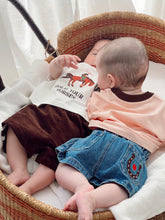 Load image into Gallery viewer, Horseshoe Denim Shorts