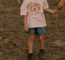 Load image into Gallery viewer, Horseshoe Denim Shorts