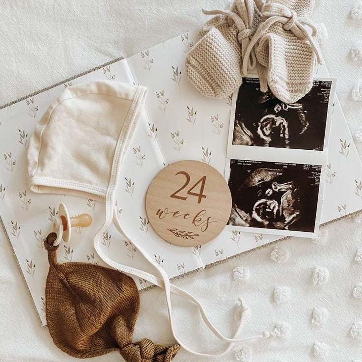 Engraved Wooden Pregnancy Milestone Collection - Set of 14 - 10cm